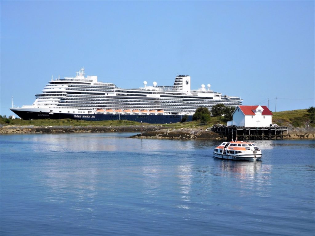 HAL Koningsdam and tender