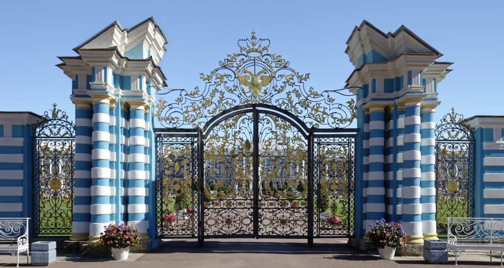 entrance gate to catherine palace russia