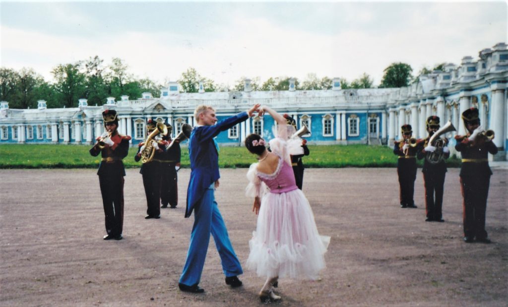 noble couple dance 2