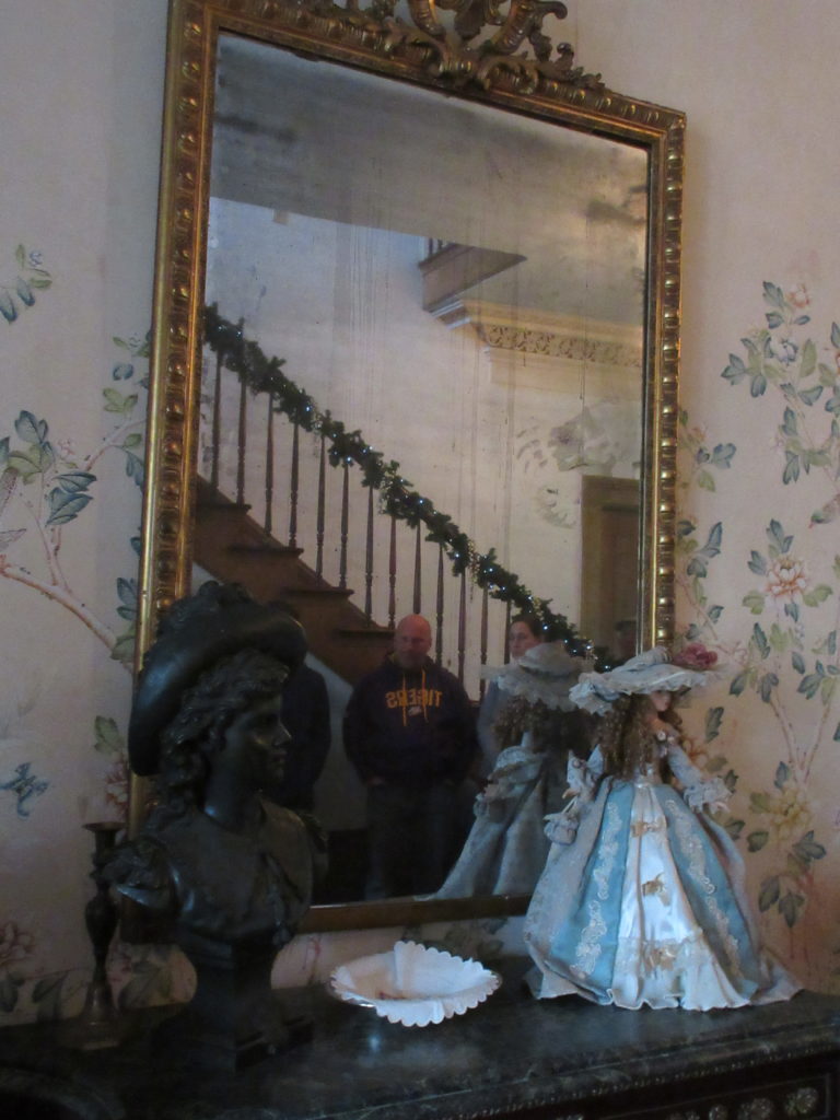 mirror at myrtles plantation, st. Francisville